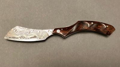 Couteau pliant "LE PHASME" de la coutellerie  Savignac Bois de fer damasteel